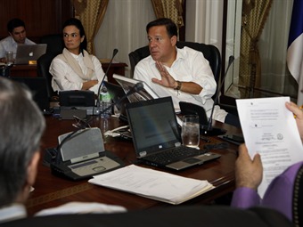 Noticia Radio Panamá | Ejecutivo termina revisión del Presupuesto 2015