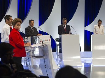 Noticia Radio Panamá | Rousseff carga contra Silva en un debate televisado para tratar de recuperar terreno