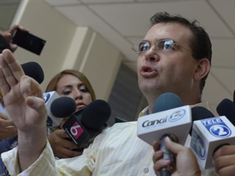 Noticia Radio Panamá | El cura español detenido en El Salvador por nexos con las maras sale de la cárcel