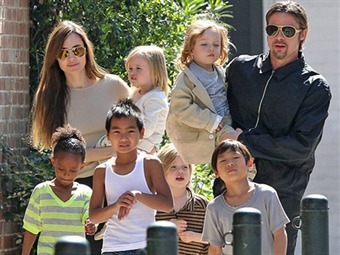 Noticia Radio Panamá | Brad Pitt se siente ‘el hombre más rico del mundo’ gracias a su familia