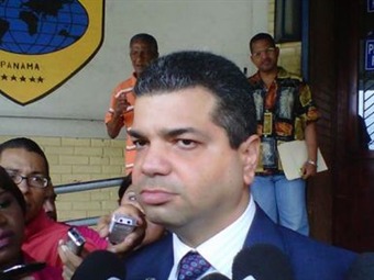 Noticia Radio Panamá | «Ninguno de los extranjeros de Crisol de Razas aplican a nacionalización ni ciudadanía» Javier Carrillo
