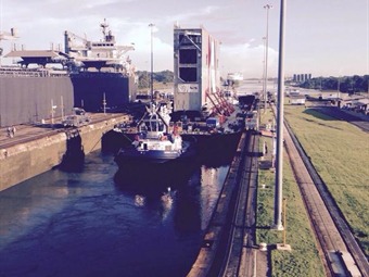 Noticia Radio Panamá | Compuertas del Canal pasan por exclusas de Miraflores