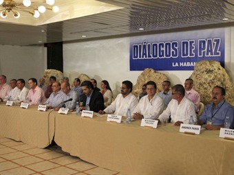 Noticia Radio Panamá | Arranca reunión para retomar proceso de paz luego de liberación de Alzate