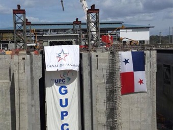 Noticia Radio Panamá | Instalan compuerta en ampliación del Canal.