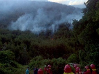 Noticia Radio Panamá | Logran controlar «cabeza» del incendio que arraso 35 mil hectareas de bosques en la Patagonia