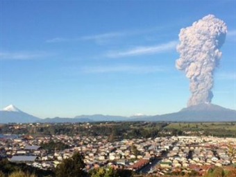 Noticia Radio Panamá | Cenizas del volcán Calbuco tienen en alerta a varias poblaciones del sur de argentina