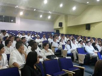 Noticia Radio Panamá | Hospital Santo Tomas recibe a nuevos médicos especialistas