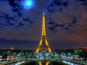 Noticia Radio Panamá | Torre Eiffel varía de altura en función de la temperatura.