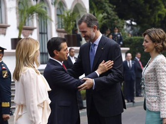 Noticia Radio Panamá | Presidente Enrique Peña Nieto dio la bienvenida oficial a los Reyes de España