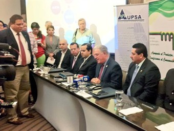 Noticia Radio Panamá | Titular del MIDA presenta informe de primer año de gestión