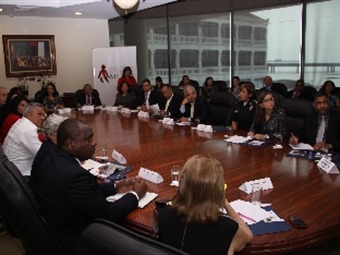 Noticia Radio Panamá | Instituciones firman acuerdo que aplica medidas de prevención contra el femicidio