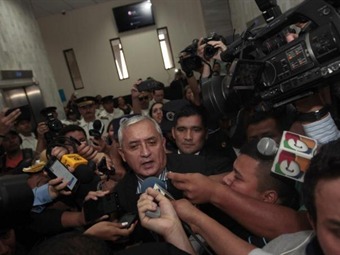 Noticia Radio Panamá | Guatemala: Pérez Molina comparece ante tribunal. Asegura no confiar en la justicia de su país
