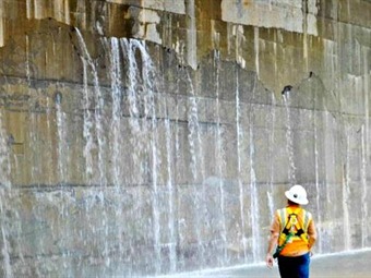 Noticia Radio Panamá | Sacyr trabaja en resolver las «fisuras» en nuevas esclusas del canal de Panamá