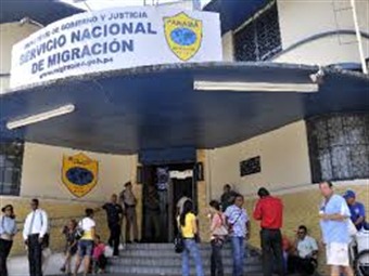 Noticia Radio Panamá | Panamá deporta a 700 extranjeros que no cumplían con los requisitos de migración