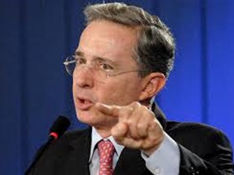 Noticia Radio Panamá | Ex presidente Alvaro Uribe se refiere al acuerdo firmado por el gobierno y las FARC