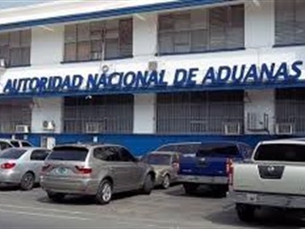 Noticia Radio Panamá | Director de aduanas asegura que despidos en la entidad no son de índole político