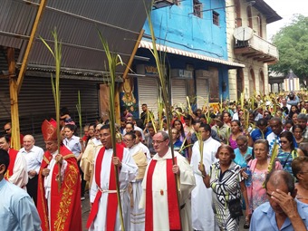 Noticia Radio Panamá | Panameños inician la Semana Santa con la bendición de los ramos