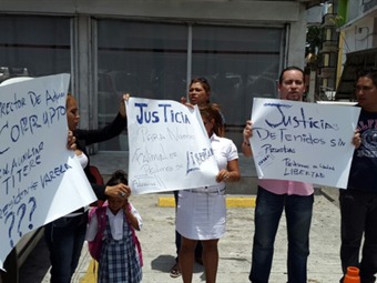 Noticia Radio Panamá | Familiares de ex funcionarios de la Autoridad de Aduanas dicen que detención es injusta