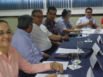 Noticia Radio Panamá | Dirigentes de Barú cierran Paso Canoas en llamado de atención al gobierno