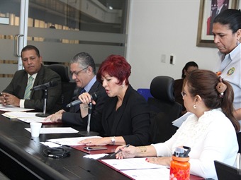Noticia Radio Panamá | Comisión de la Mujer discute en primer debate proyecto 325, que modifica pensión alimenticia