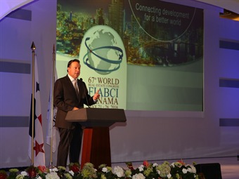 Noticia Radio Panamá | Presidente Varela destaca desarrollo inmobiliario en Cumbre Mundial que se realiza en Panamá