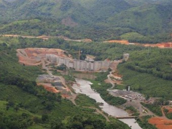 Noticia Radio Panamá | Un grupo de indígenas se mantienen en pie de guerra contra el proyecto hidroeléctrico Barro Blanco
