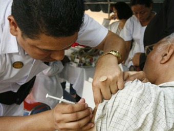Noticia Radio Panamá | CSS habilita policlínicas para vacunación este domingo