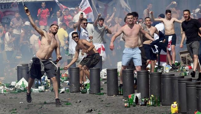 Noticia Radio Panamá | UEFA se pronunció sobre disturbios en Marsella entre aficionados Rusos e Ingleses.