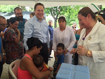 Noticia Radio Panamá | Presidente Varela participa de jornada de vacunación en el Parque Omar