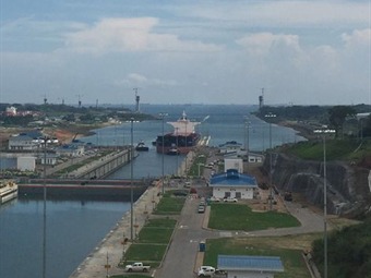 Noticia Radio Panamá | Realizan primer tránsito de prueba en nueva esclusa del sector Pacífico