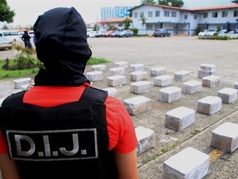Noticia Radio Panamá | Un total de 148 paquetes con cocaína fueron decomisados, por la Policía Nacional