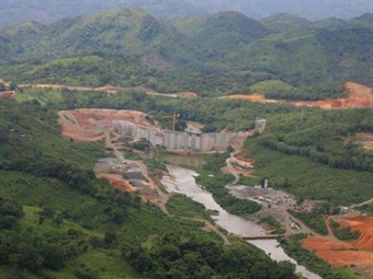 Noticia Radio Panamá | Impiden paso de marcha indígena en Loma Cová que piden la cancelación de hidroeléctrica en Barro Blanco