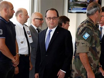 Noticia Radio Panamá | Hollande rindió homenaje a víctimas de atentado en Niza