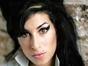 Noticia Radio Panamá | Un concierto del padre de Amy Winehouse marca los cinco años de su muerte