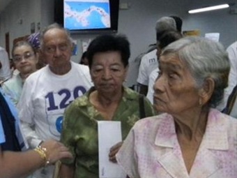Noticia Radio Panamá | 36 mil personas han salido del programa 120 a los 65 por no cumplir con los requisitos de la ley