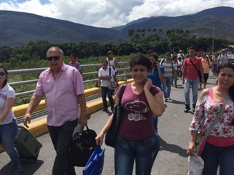 Noticia Radio Panamá | Colombia ha deportado a 700 venezolanos luego de 11 dias de reapertura de frontera