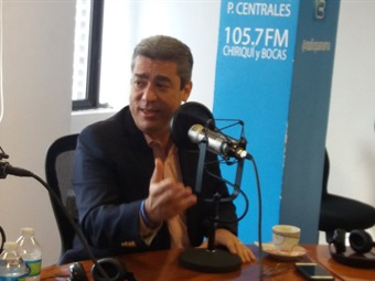 Noticia Radio Panamá | Ministro Miguel Mayo promete mejoras en materia de salud para Los Santos