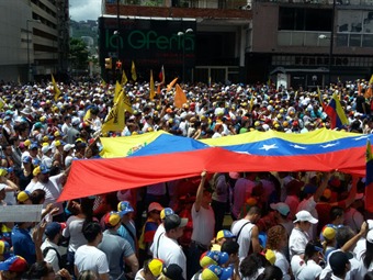 Noticia Radio Panamá | Gran marcha opositora: ‘la Toma de Caracas’. Piden revocatorio de Maduro
