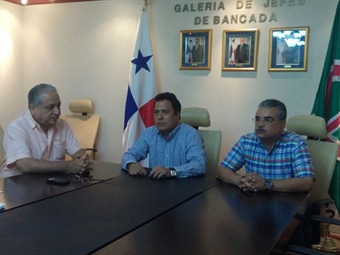 Noticia Radio Panamá | Bancada de CD se opone a la reelección del Magistrado Erasmo Pinilla