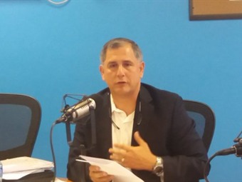 Noticia Radio Panamá | Diputado Juan Carlos Arango presenta anteproyecto para modernizar IDAAN