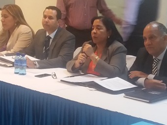 Noticia Radio Panamá | Docentes y Meduca logran acuerdo sobre decretos de ajuste salarial y calidad educativa