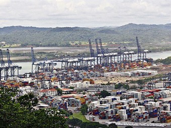 Noticia Radio Panamá | El comercio entre Panamá y Chile está floreciendo