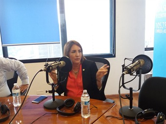 Noticia Radio Panamá | El documento de reformas se basa en equidad y transparencia; Anette Planells