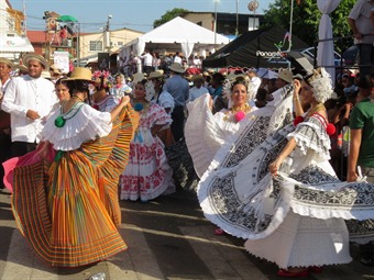 Noticia Radio Panamá | Regresa el Desfile de las Mil Polleras, con nuevas reglas y mayores atractivos