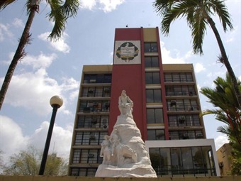 Noticia Radio Panamá | Sala Tercera suspende provisionalmente bonificación en la Universidad de Panamá