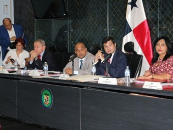 Noticia Radio Panamá | Candidatos a magistrados del TE defienden sus méritos para ocupar el cargo
