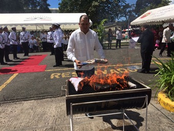 Noticia Radio Panamá | Realizan tradicional cremación de banderas. Acto marca el inicio de las fiestas patrias