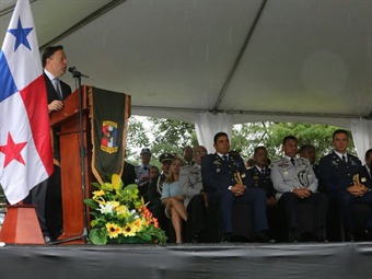 Noticia Radio Panamá | Presidente Varela participa de graduación de 116 unidades del Senafront