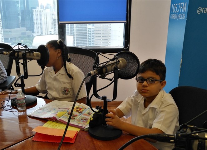 Noticia Radio Panamá | Estudiantes y maestras de Panamá Bilingüe en Panamá Hoy