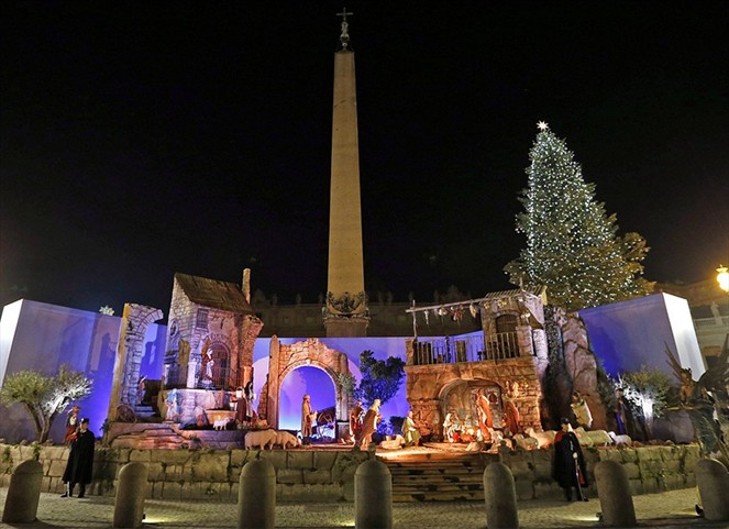 Noticia Radio Panamá | El Vaticano inaugura su árbol de Navidad y Nacimiento